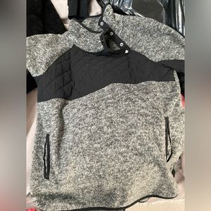 Abercrombie pullover like new size small